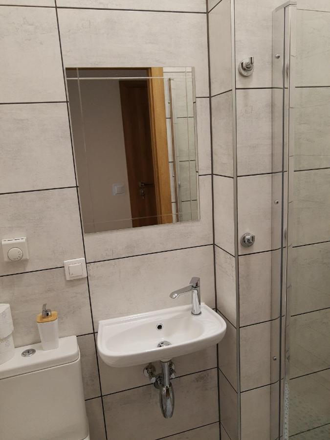 Noclegi Przy Dworcu Pkp Wrocław Buitenkant foto